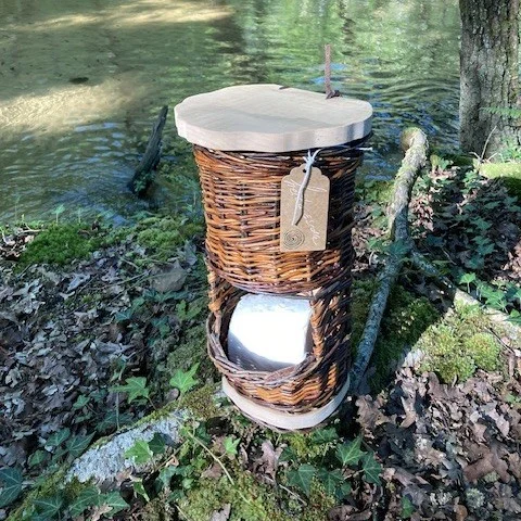Panier pour rouleaux de papier toilette